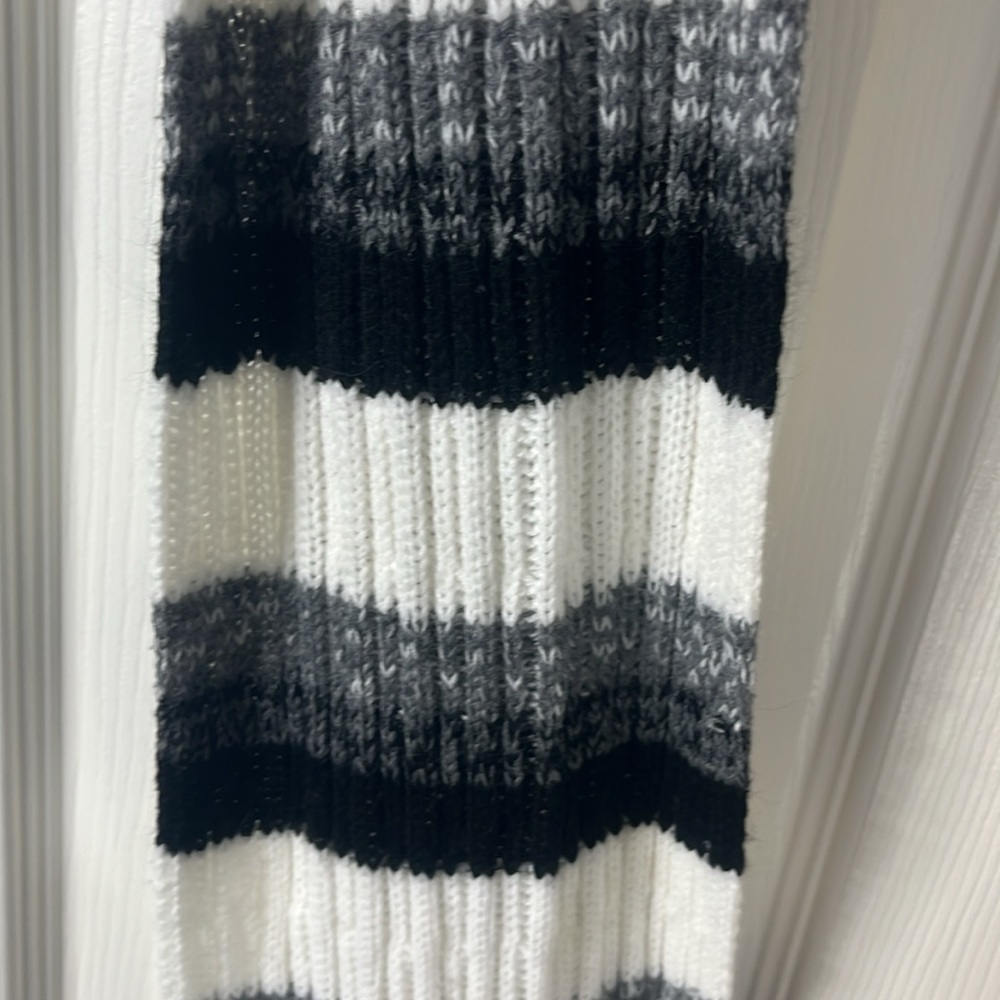 Scarf - Picture 3 of 4
